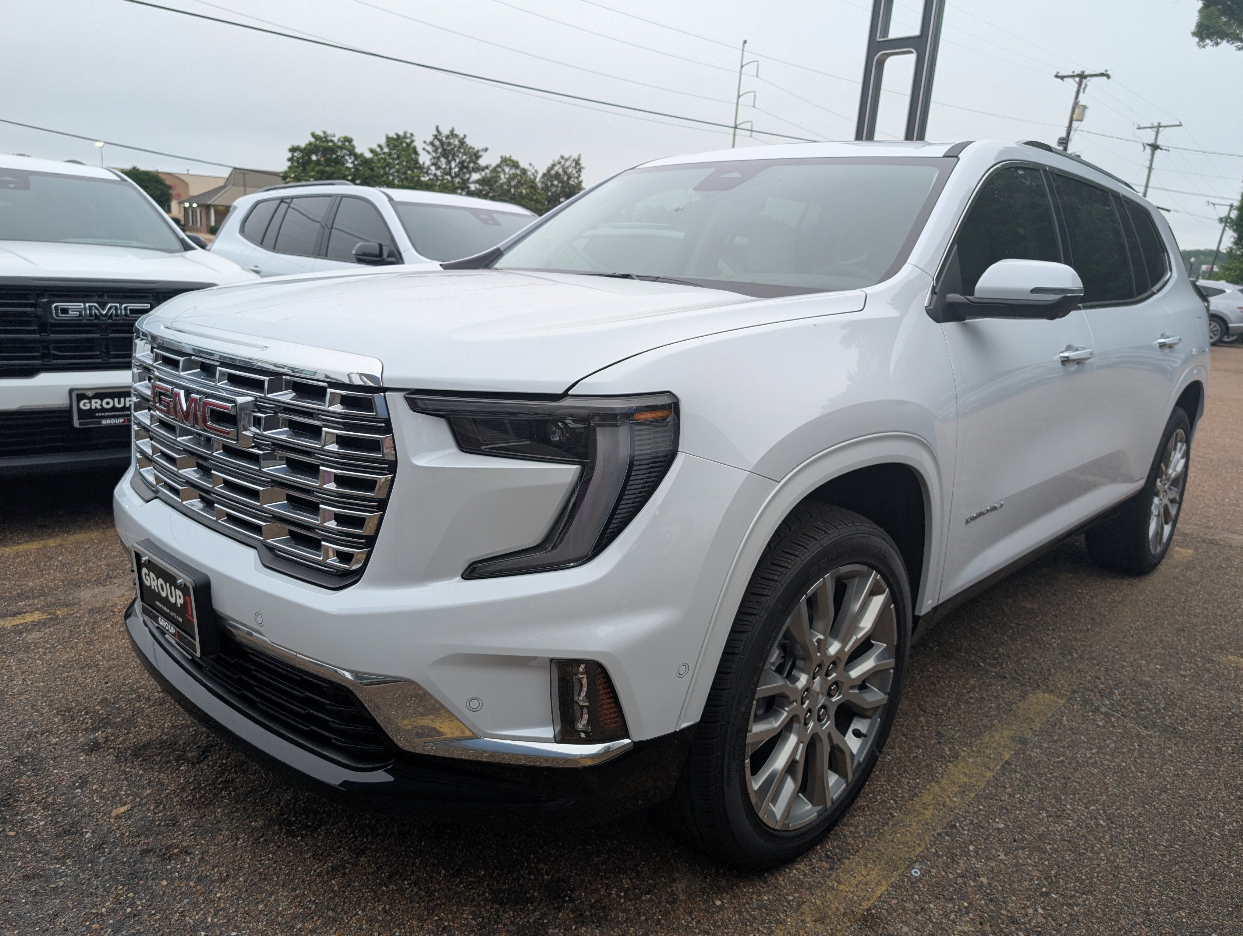 2026 GMC Acadia Denali FWD's photo