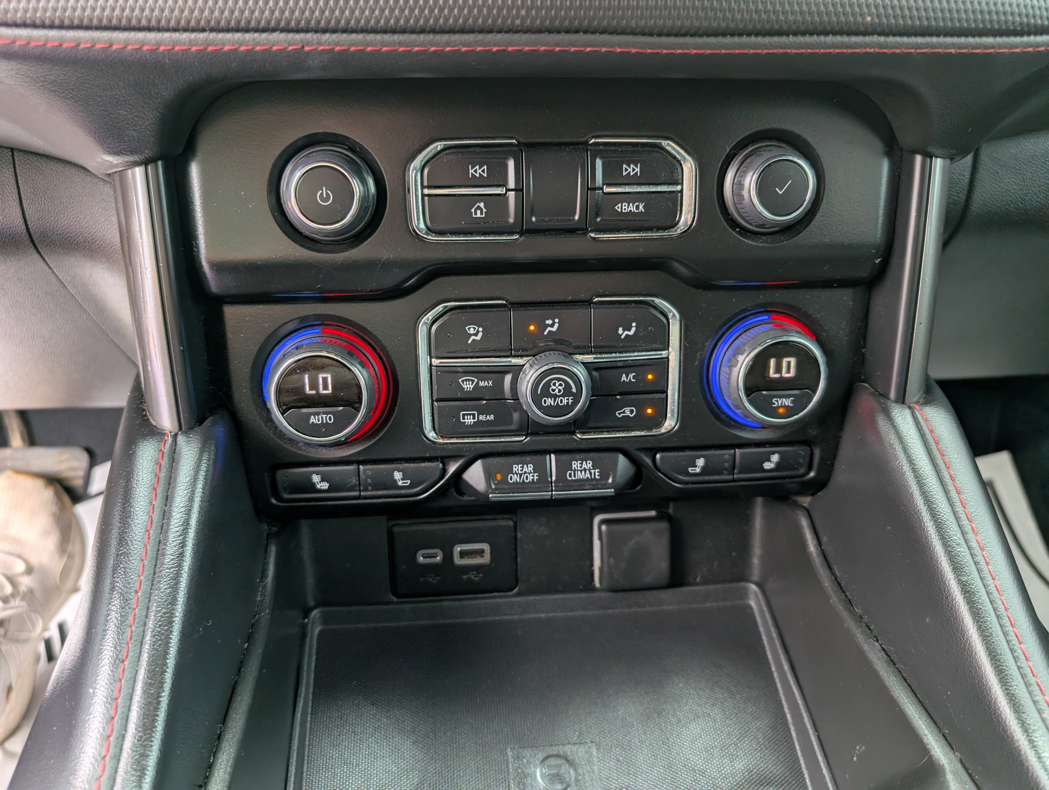 2021 Chevrolet Suburban RST