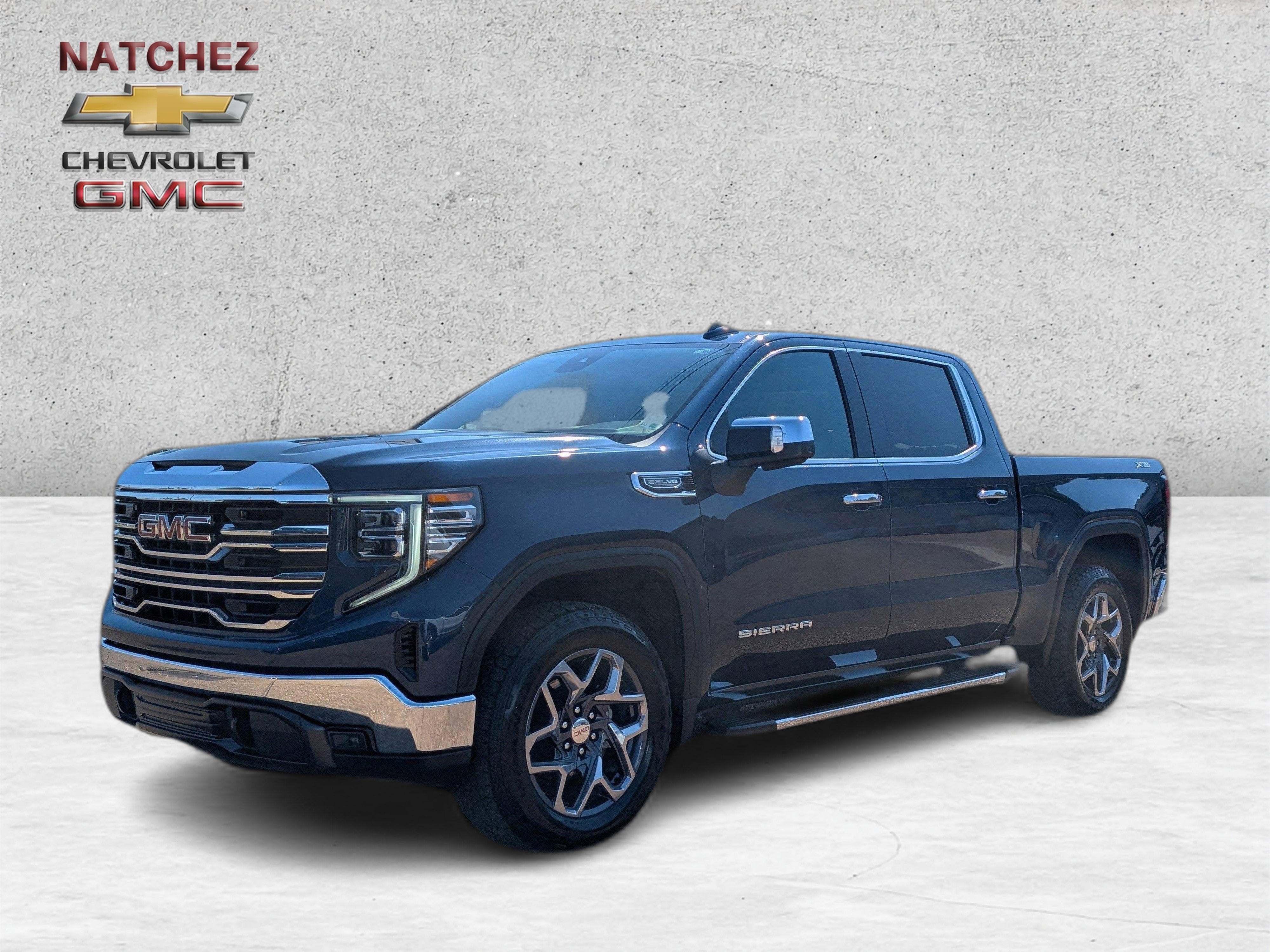 2022 GMC Sierra 4WD Crew Cab Short Box SLT's photo