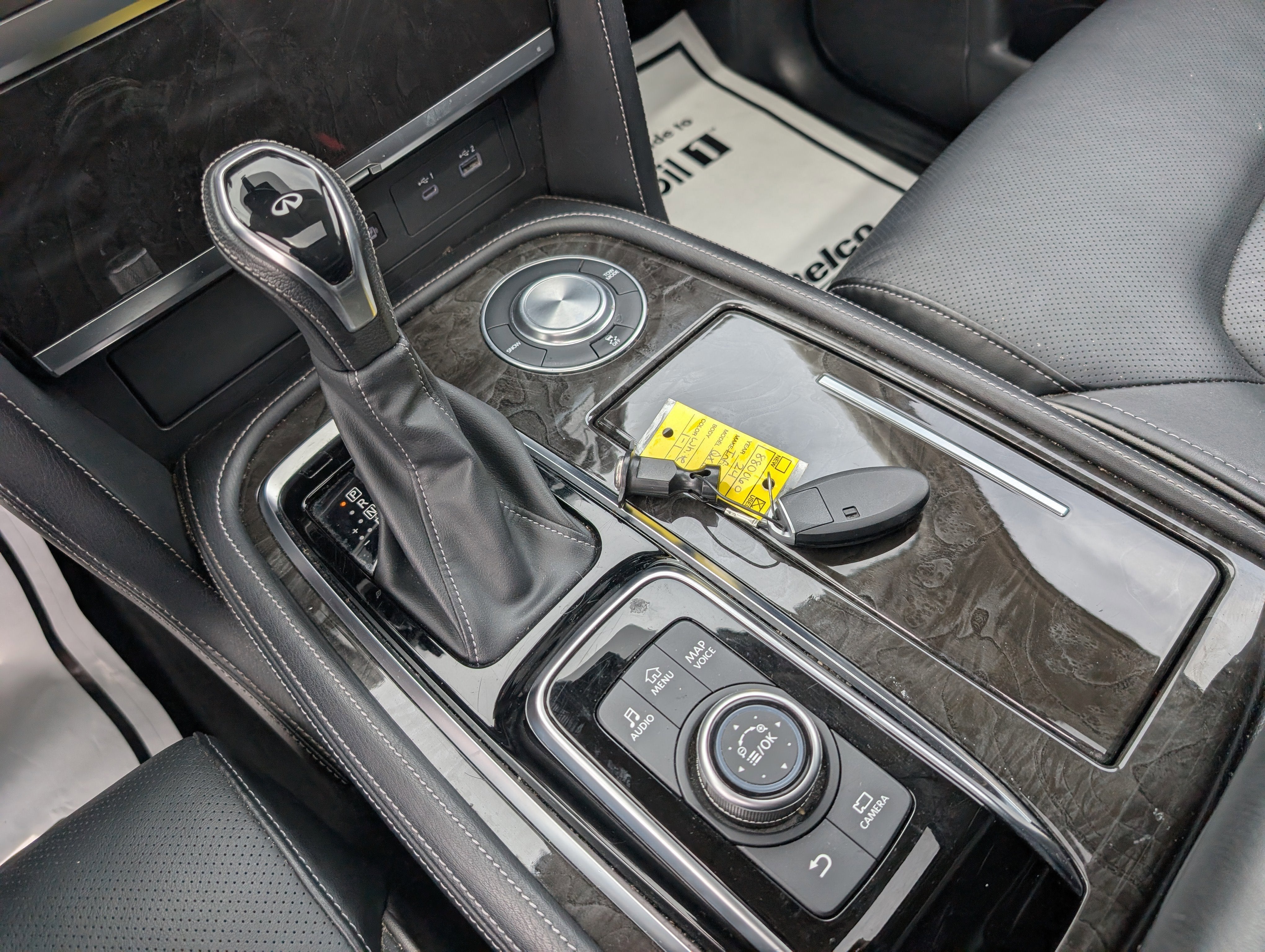 2024 INFINITI QX80 LUXE