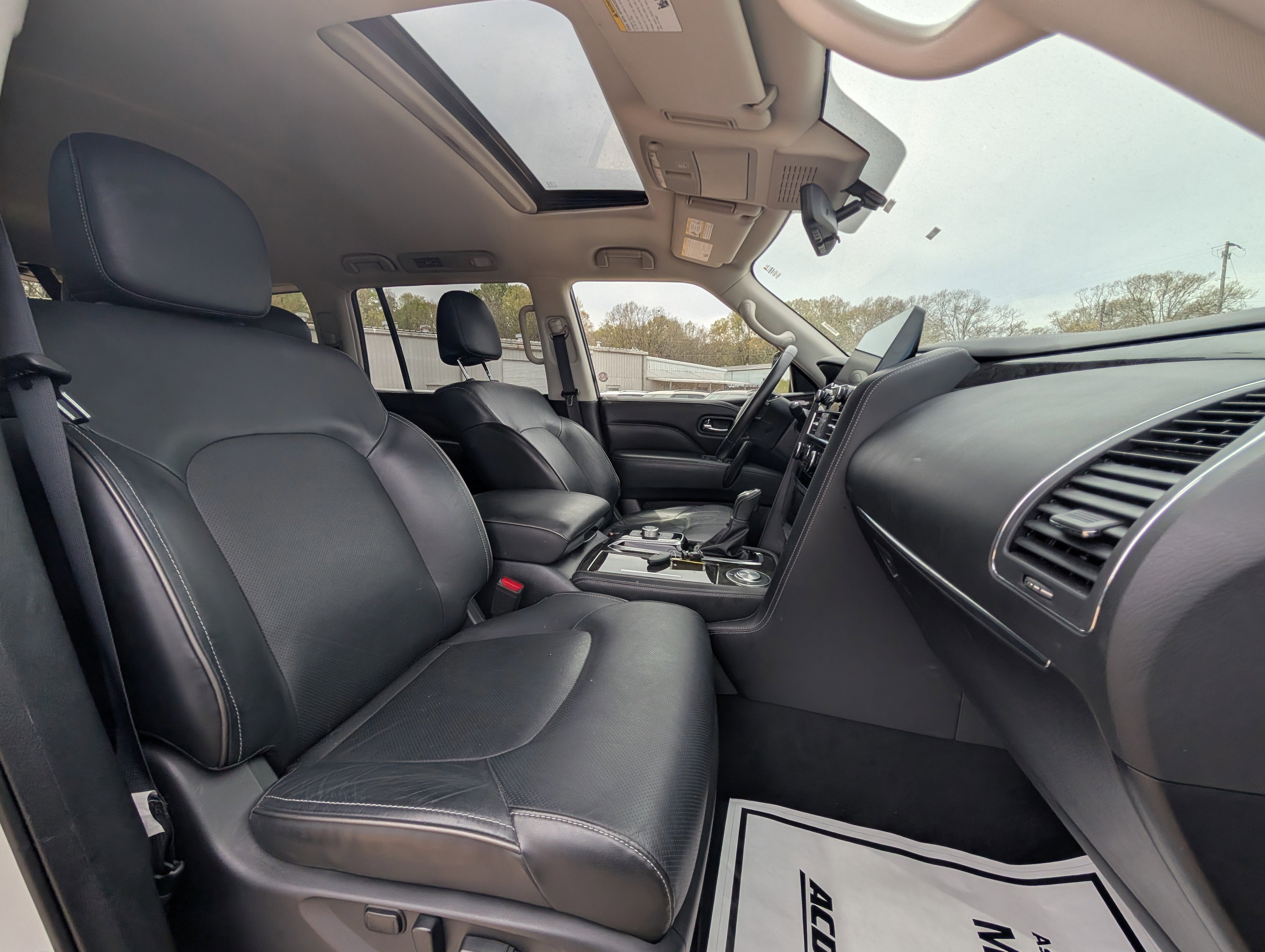 2024 INFINITI QX80 LUXE