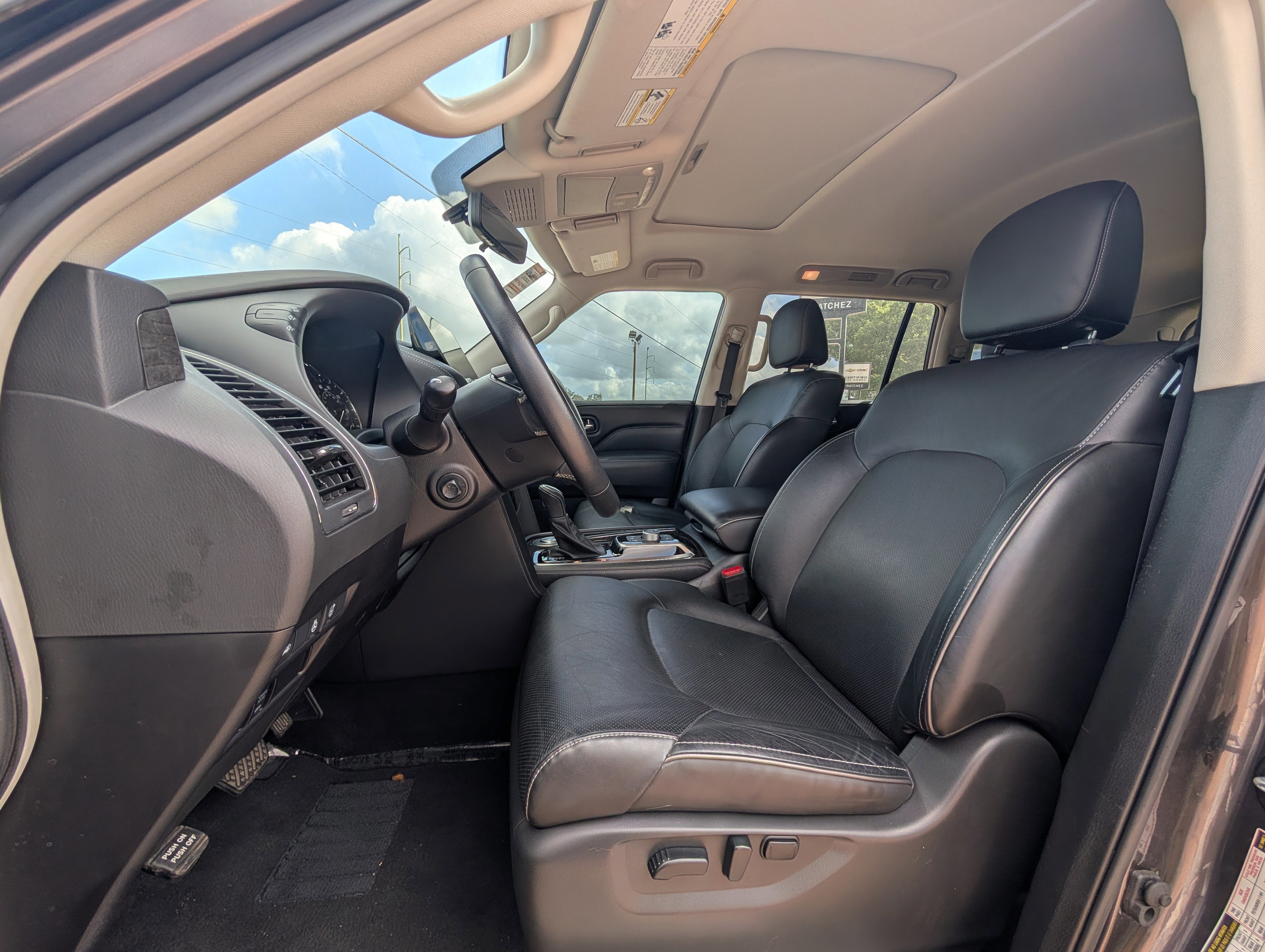 2024 INFINITI QX80 LUXE