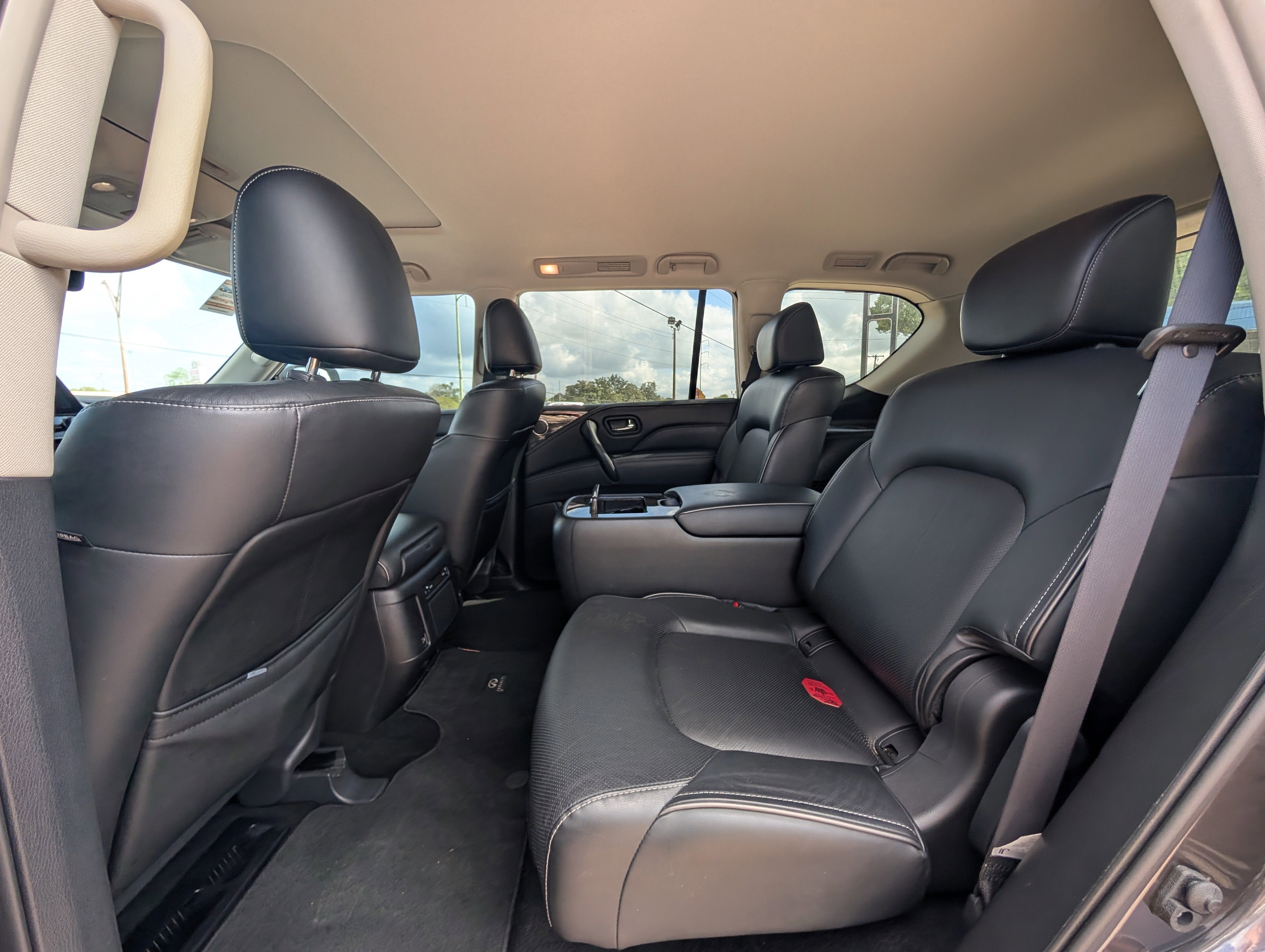 2024 INFINITI QX80 LUXE