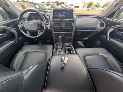 2024 INFINITI QX80 LUXE