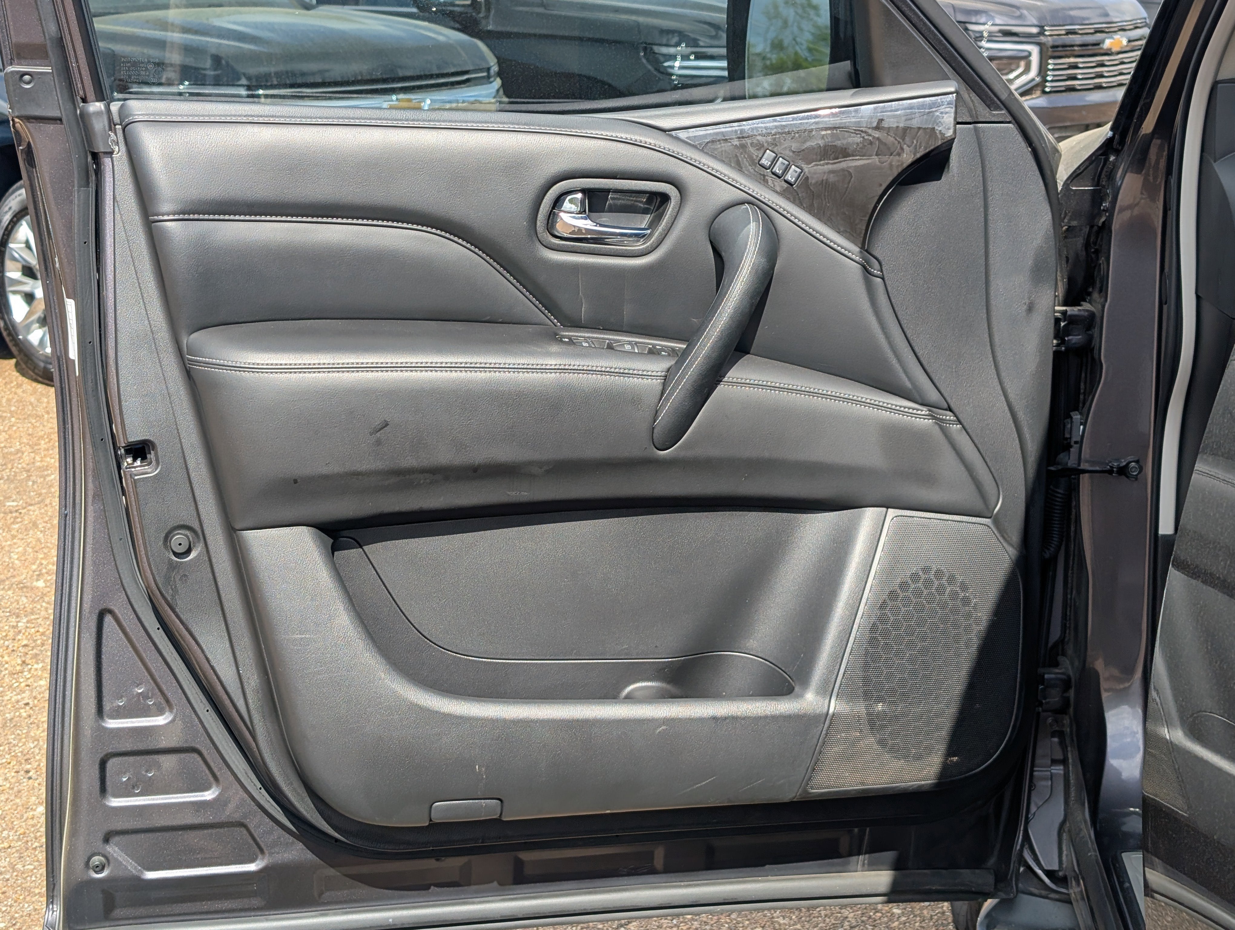 2024 INFINITI QX80 LUXE